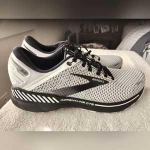 Brooks Adrenaline (22)mens sneakers